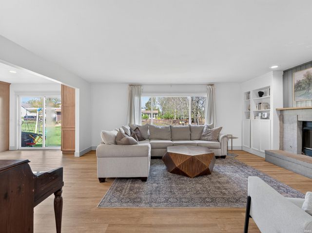 5103 Holly Oak Road, Fort Wayne, IN 46845