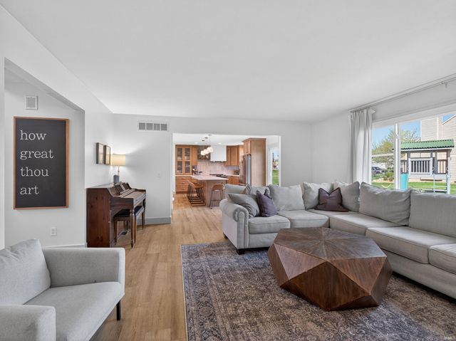 5103 Holly Oak Road, Fort Wayne, IN 46845