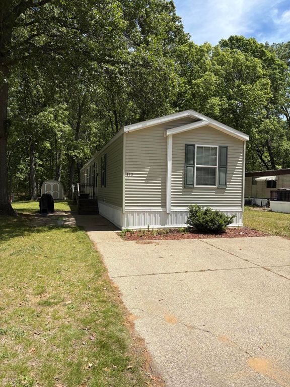 490 S Sunshine Lane, Egelston Twp, MI 49442