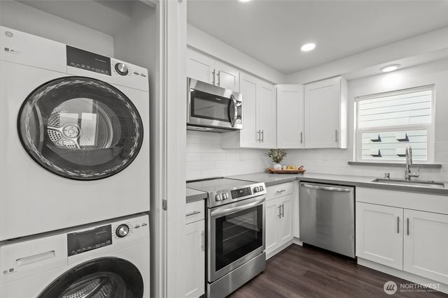 940 N 89th Street, Seattle, WA 98103