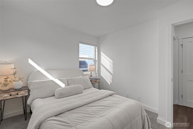 940 N 89th Street, Seattle, WA 98103