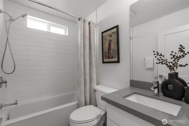 940 N 89th Street, Seattle, WA 98103