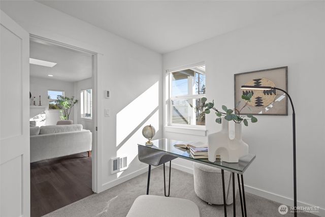 940 N 89th Street, Seattle, WA 98103