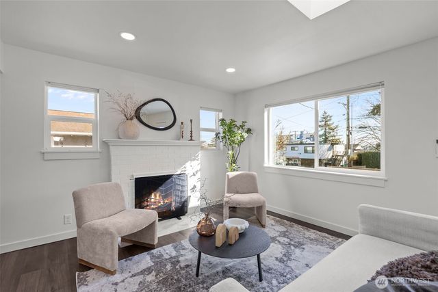 940 N 89th Street, Seattle, WA 98103