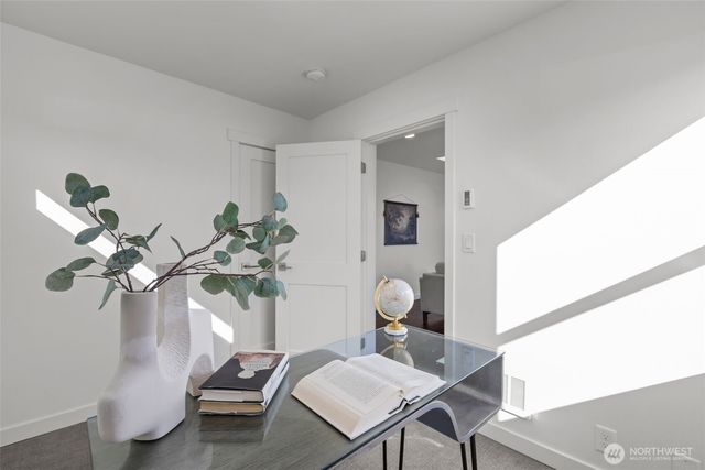 940 N 89th Street, Seattle, WA 98103