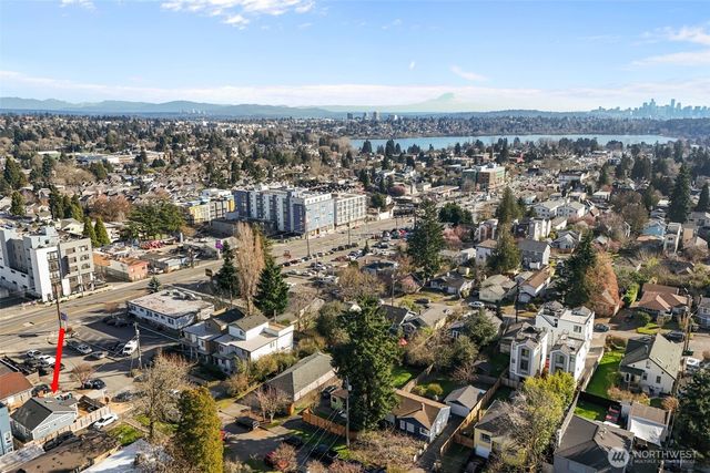 940 N 89th Street, Seattle, WA 98103