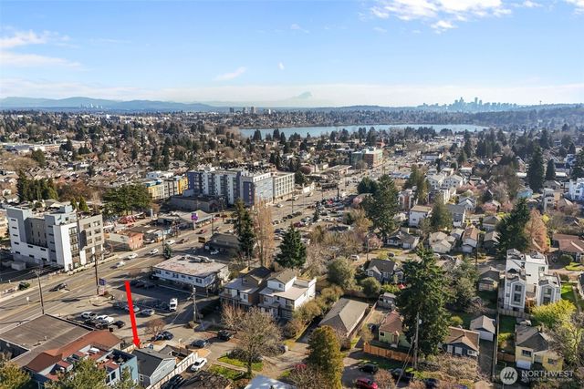 940 N 89th Street, Seattle, WA 98103