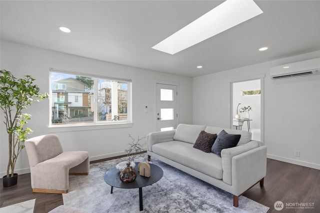 940 N 89th Street, Seattle, WA 98103