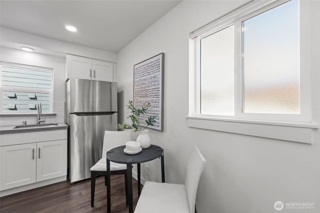 940 N 89th Street, Seattle, WA 98103