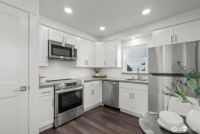 940 N 89th Street, Seattle, WA 98103