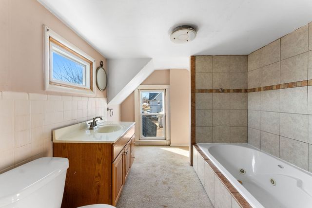 2121 15th ST A, Moline, IL 61265