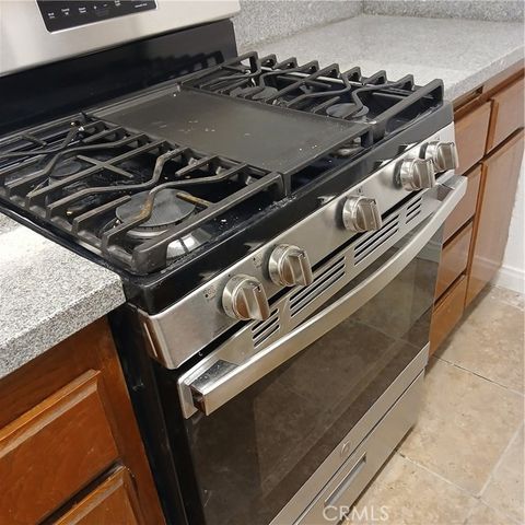 2449 West Acacia Avenue, Hemet, CA 92545