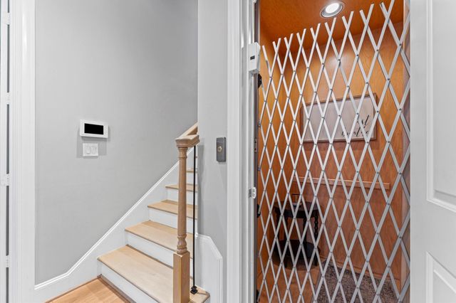 1308 Castle Court A, Houston, TX 77006