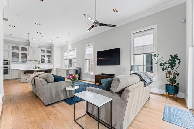 1308 Castle Court A, Houston, TX 77006