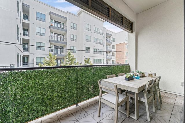 1308 Castle Court A, Houston, TX 77006