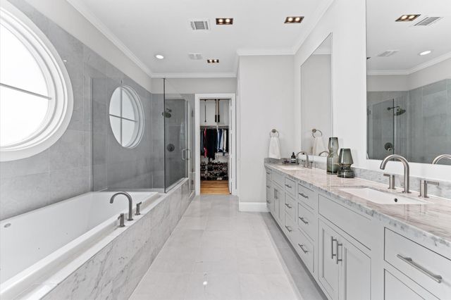 1308 Castle Court A, Houston, TX 77006