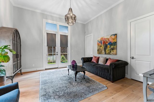 1308 Castle Court A, Houston, TX 77006