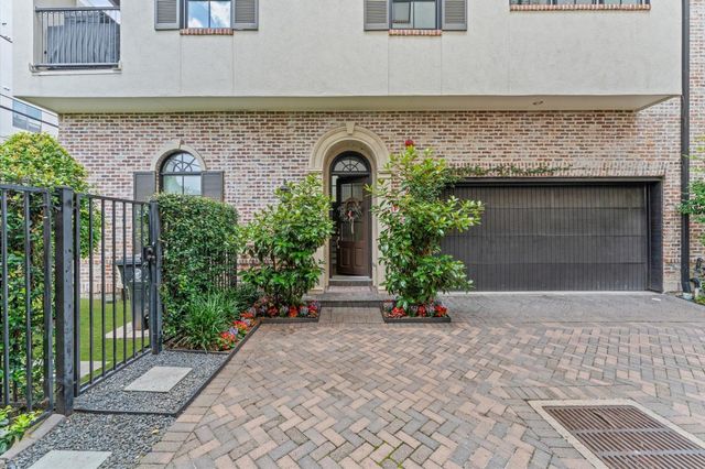 1308 Castle Court A, Houston, TX 77006