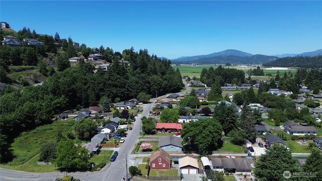 702 N Skagit Street, Burlington, WA 98233