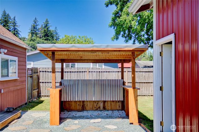 702 N Skagit Street, Burlington, WA 98233