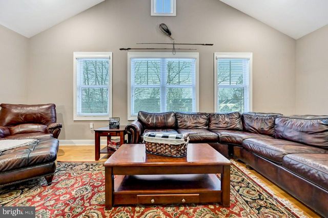 265 LONGVIEW DR, Lake Harmony, PA 18624