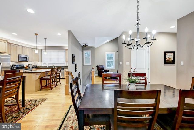 265 LONGVIEW DR, Lake Harmony, PA 18624