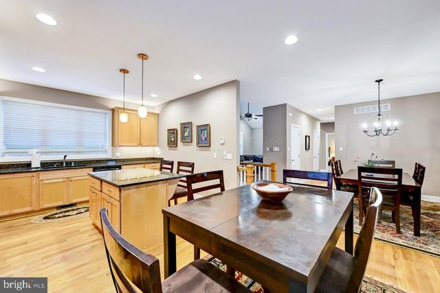 265 LONGVIEW DR, Lake Harmony, PA 18624