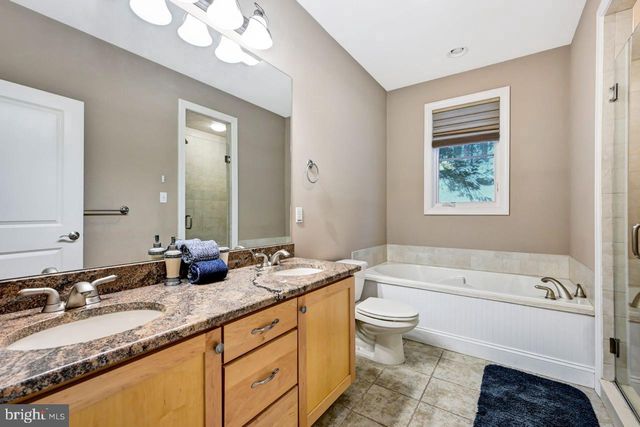 265 LONGVIEW DR, Lake Harmony, PA 18624