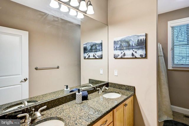 265 LONGVIEW DR, Lake Harmony, PA 18624