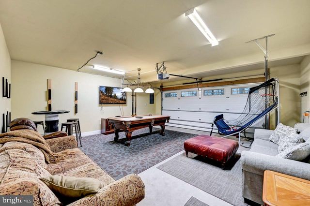 265 LONGVIEW DR, Lake Harmony, PA 18624