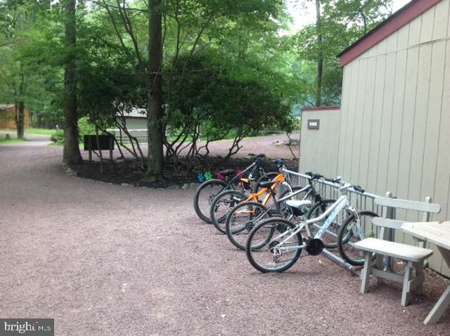 265 LONGVIEW DR, Lake Harmony, PA 18624