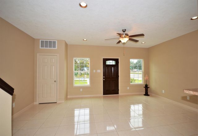 7403 Buena Vista Street B, Houston, TX 77087