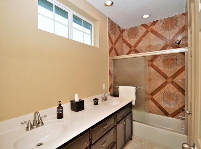 7403 Buena Vista Street B, Houston, TX 77087