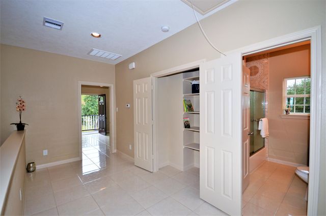 7403 Buena Vista Street B, Houston, TX 77087