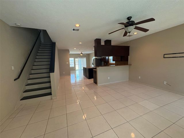 7403 Buena Vista Street B, Houston, TX 77087