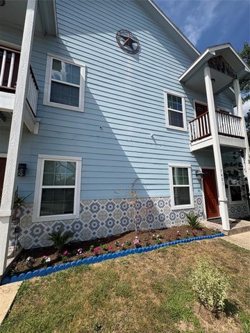 7403 Buena Vista Street B, Houston, TX 77087