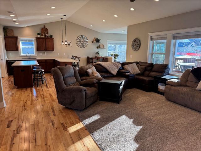 8002 NW 104th Court, Johnston, IA 50131