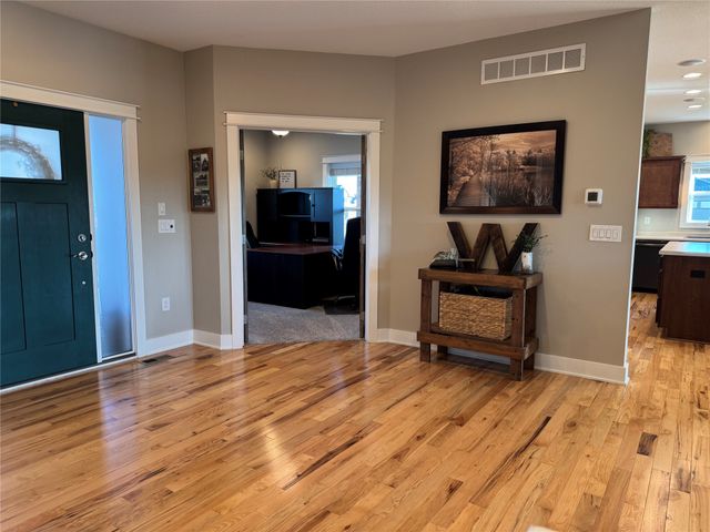 8002 NW 104th Court, Johnston, IA 50131