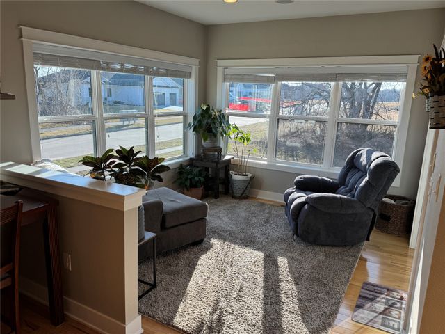 8002 NW 104th Court, Johnston, IA 50131