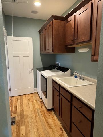 8002 NW 104th Court, Johnston, IA 50131