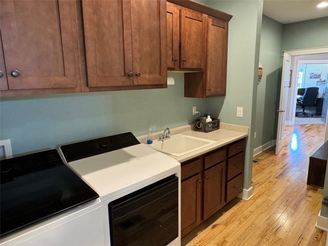 8002 NW 104th Court, Johnston, IA 50131