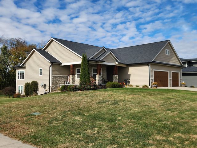 8002 NW 104th Court, Johnston, IA 50131