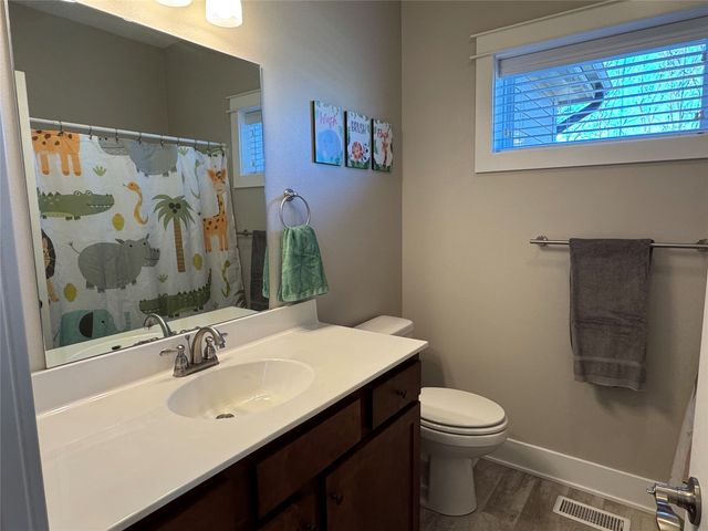 8002 NW 104th Court, Johnston, IA 50131