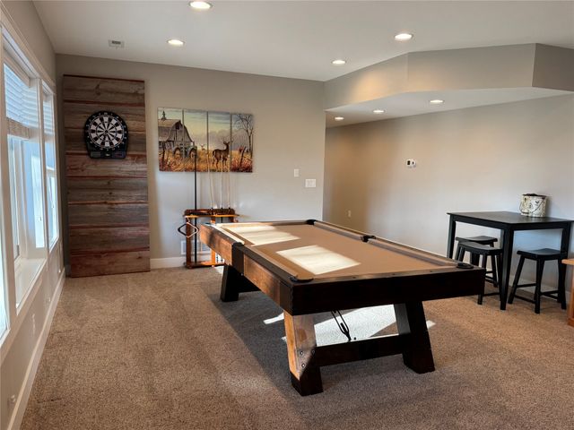 8002 NW 104th Court, Johnston, IA 50131