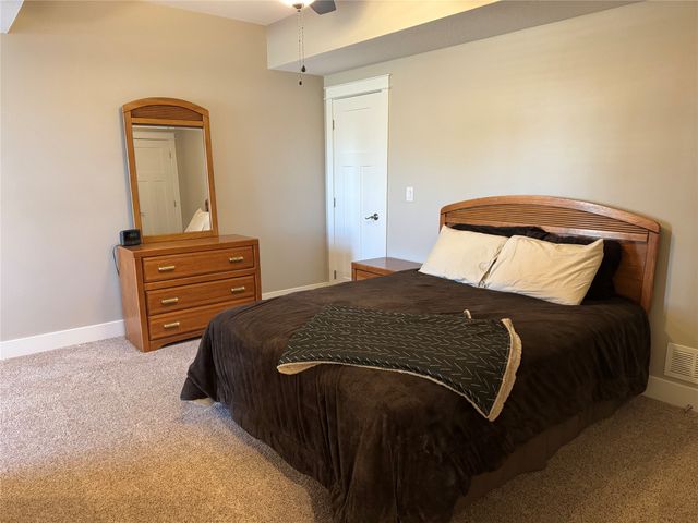 8002 NW 104th Court, Johnston, IA 50131