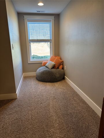 8002 NW 104th Court, Johnston, IA 50131