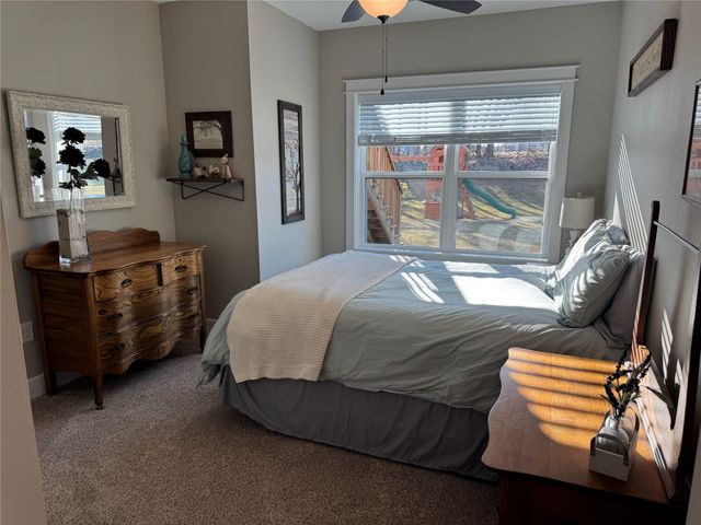 8002 NW 104th Court, Johnston, IA 50131