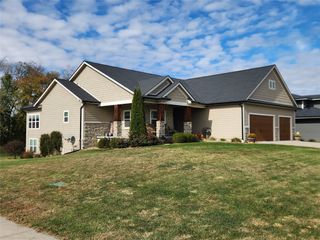 8002 NW 104th Court, Johnston, IA 50131