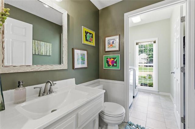 201 NE Shoreview Drive, Lee's Summit, MO 64064