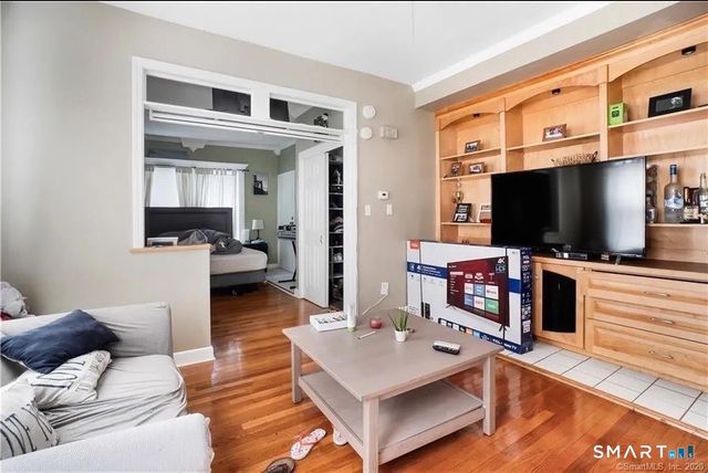 64 Ashland Place, New Haven, CT 06513